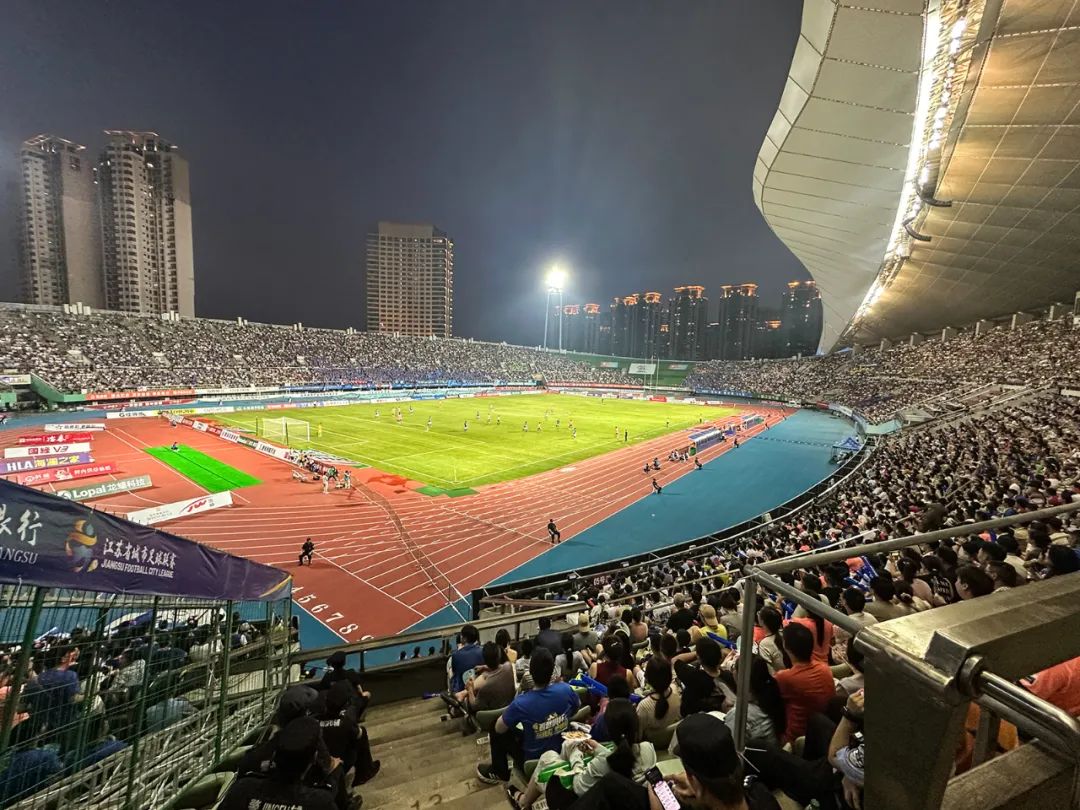 jiangsu-provincial-urban-football-league-thenow-powers-the-green-pitch-as-yangzhou-wuxi-super-clash-ignites-summer-night-passion1
