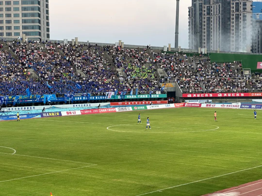 jiangsu-provincial-urban-football-league-thenow-powers-the-green-pitch-as-yangzhou-wuxi-super-clash-ignites-summer-night-passion10