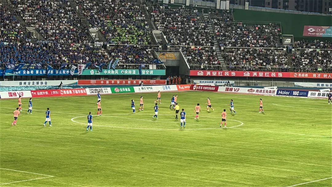 jiangsu-provincial-urban-football-league-thenow-powers-the-green-pitch-as-yangzhou-wuxi-super-clash-ignites-summer-night-passion4